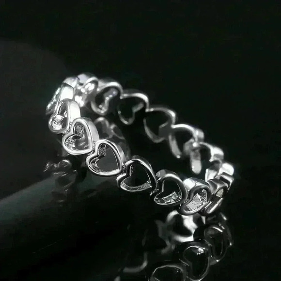 New 925 Silver Hollow Heart Band - Picture 1 of 7